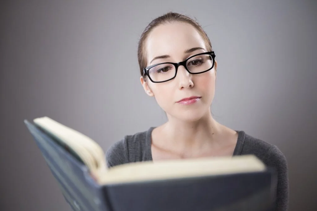 Why Academic Phrases Matter in Essay Writing
